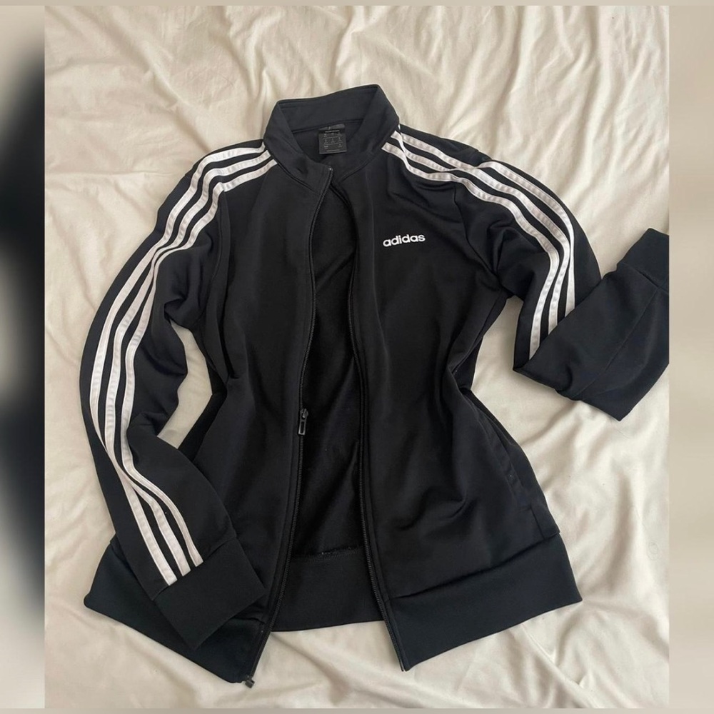 Adidas warmup tracksuit jacket! Size: Medium